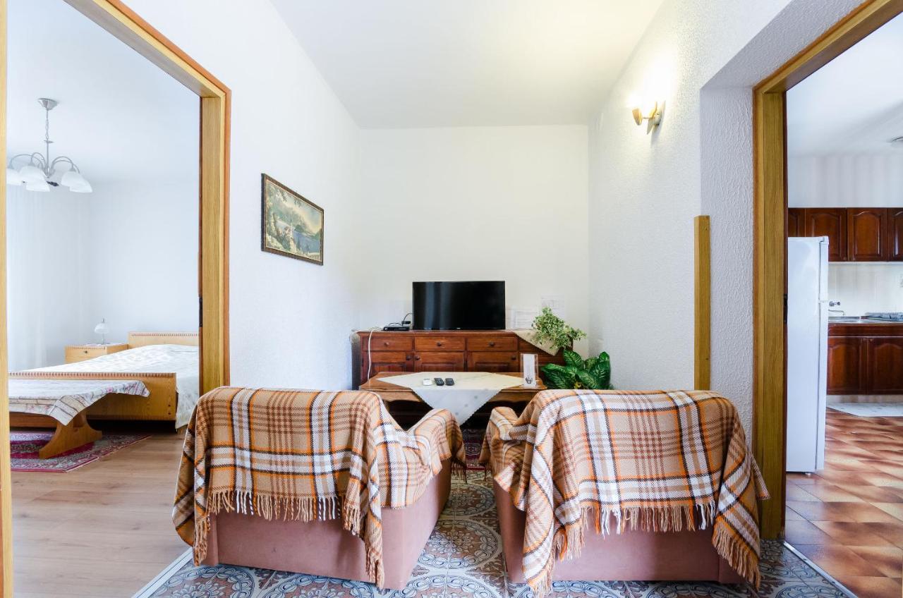 Apartments Mladen Jelica Ičići Buitenkant foto