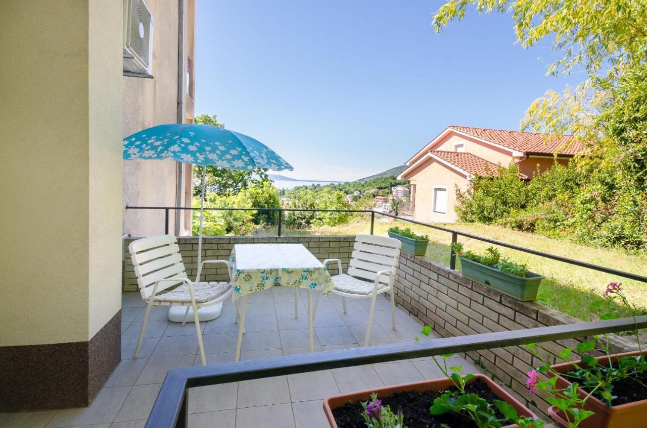 Apartments Mladen Jelica Ičići Buitenkant foto