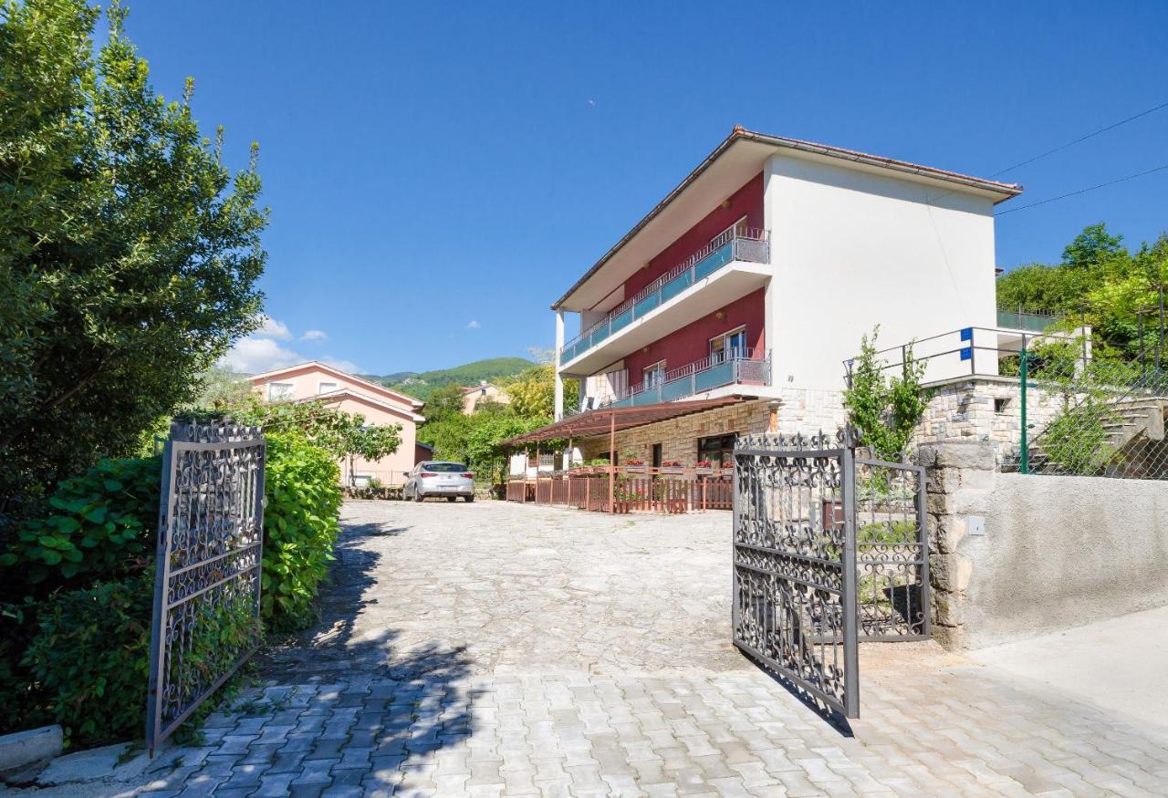 Apartments Mladen Jelica Ičići Buitenkant foto